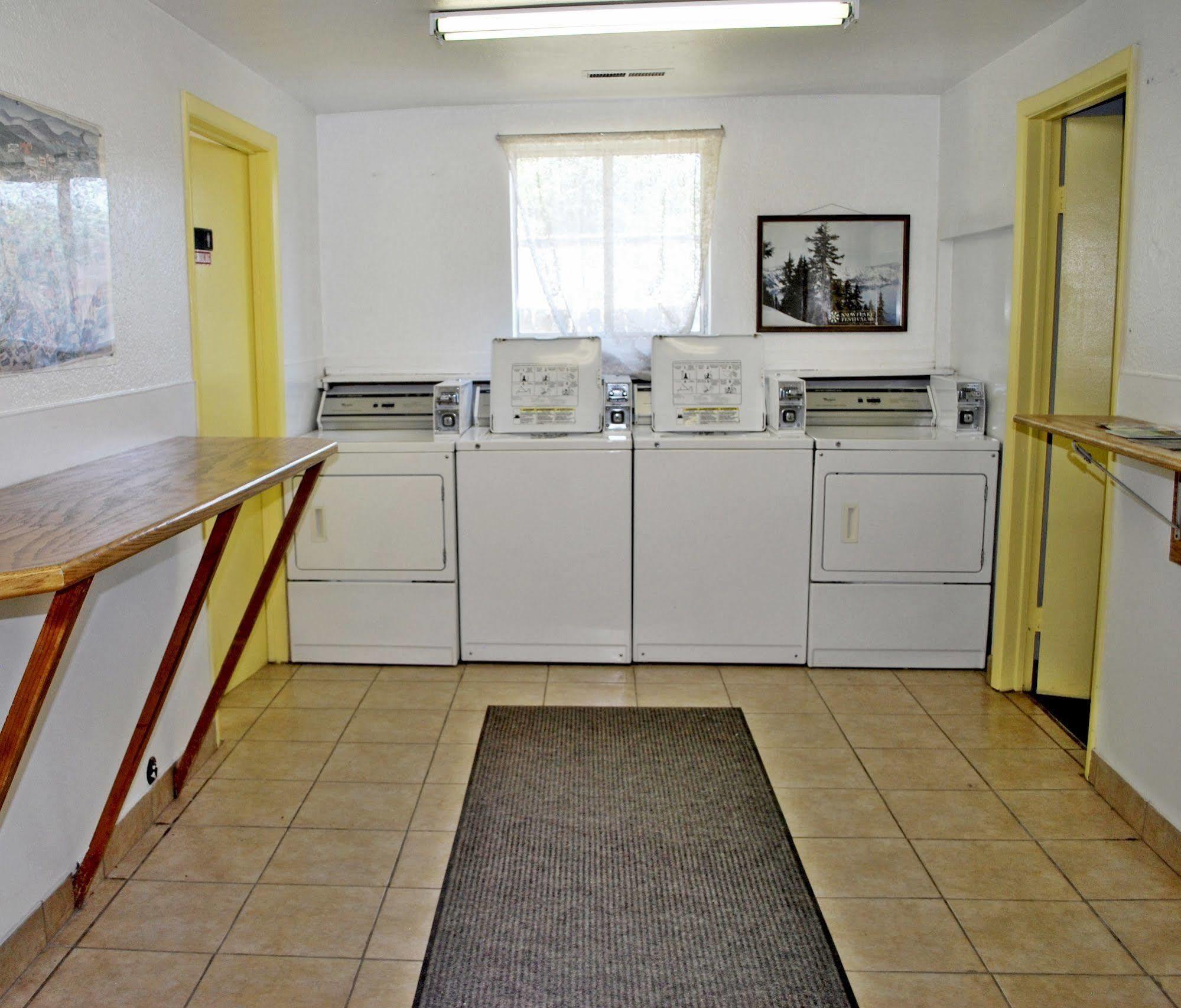 Oregon Motel 8 And Rv Park Klamath Falls Dış mekan fotoğraf