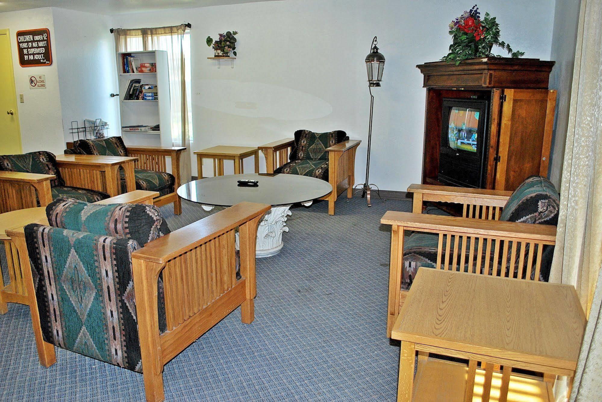 Oregon Motel 8 And Rv Park Klamath Falls Dış mekan fotoğraf